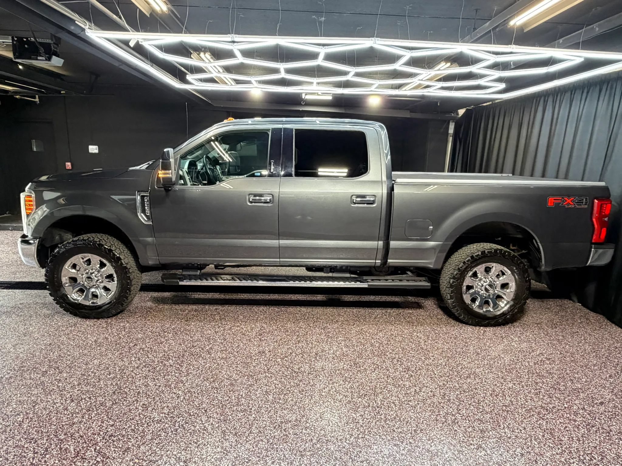 Used 2017 Ford F250 Lariat w/ Lariat Ultimate Package AWD/4WD image 5