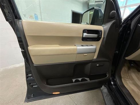 Used 2008 Toyota Sequoia Platinum w/ Cold Area Pkg AWD/4WD image 9