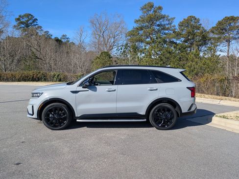 Used 2023 Kia Sorento SX image 8