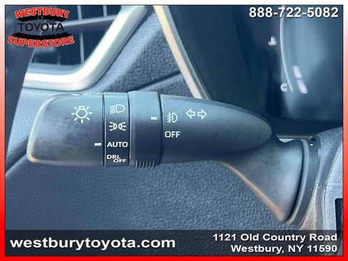 Used 2024 Toyota Corolla Cross XLE w/ Convenience Package image 27