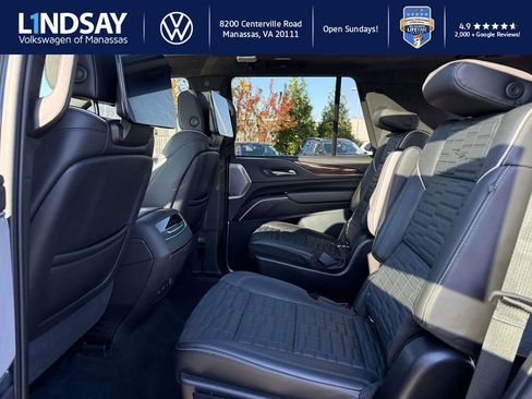 Used 2021 Cadillac Escalade Sport Platinum w/ LPO, ONYX Package image 10