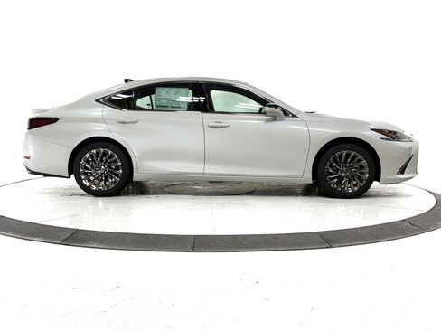 New 2025 Lexus ES 350 w/ Luxury Package image 13
