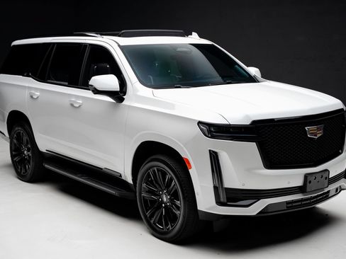 Used 2022 Cadillac Escalade Sport w/ Touring Package AWD/4WD image 40