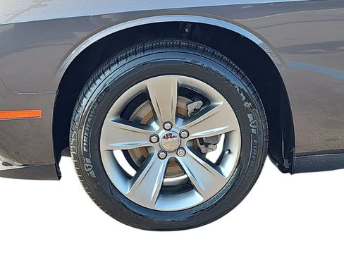 Used 2019 Dodge Challenger SXT RWD image 26
