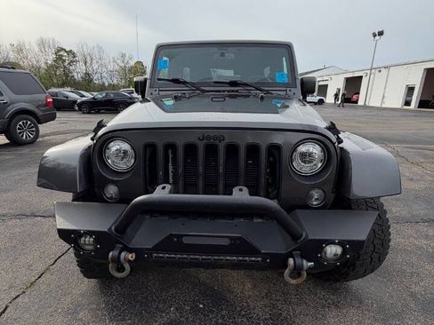 Used 2017 Jeep Wrangler Unlimited Sahara AWD/4WD image 11