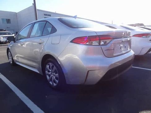 Used 2023 Toyota Corolla LE image 6