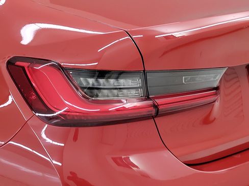 Used 2020 BMW 330i Sedan w/ Driving Assistance Package image 10
