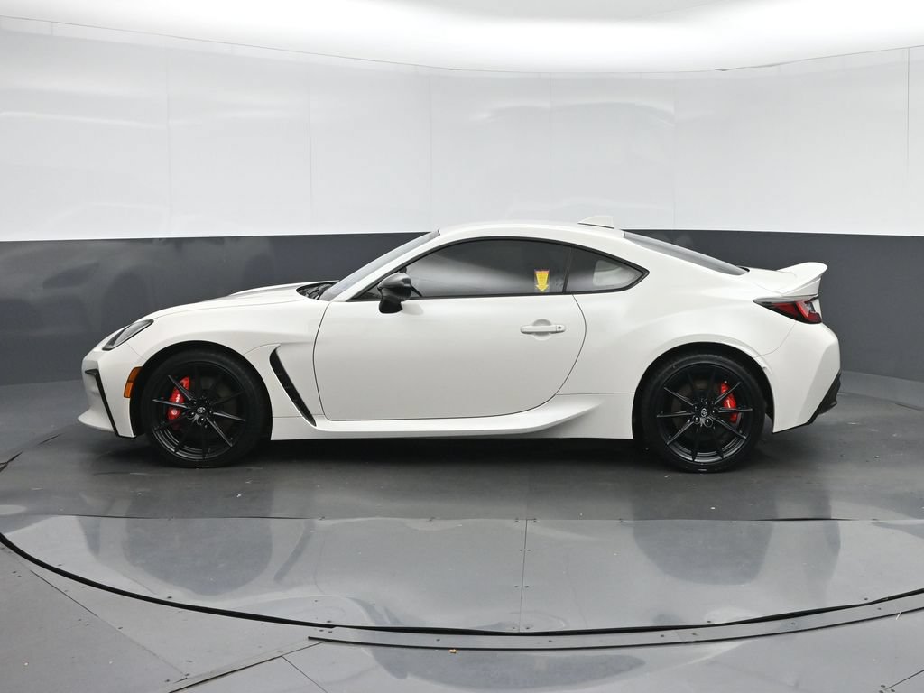 Used 2025 Toyota GR86 Premium w/ Performance Package RWD image 4