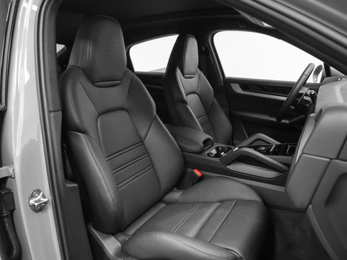 New 2026 Porsche Cayenne Coupe image 22