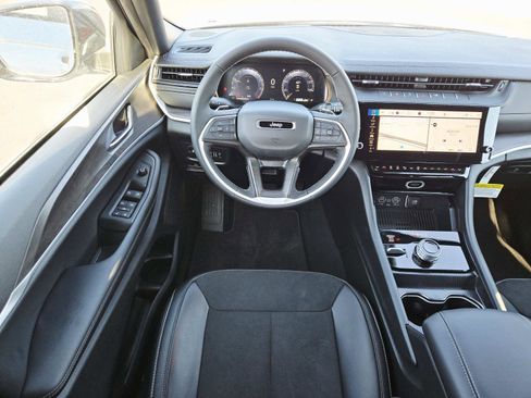 New 2026 Jeep Grand Cherokee Altitude image 11