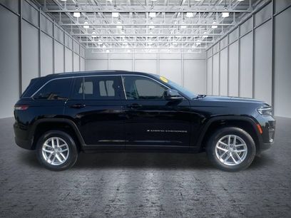 Used 2023 Jeep Grand Cherokee Laredo w/ Luxury Tech Group I