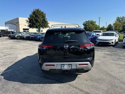 Used 2022 Nissan Pathfinder SL w/ SL Premium Package image 6