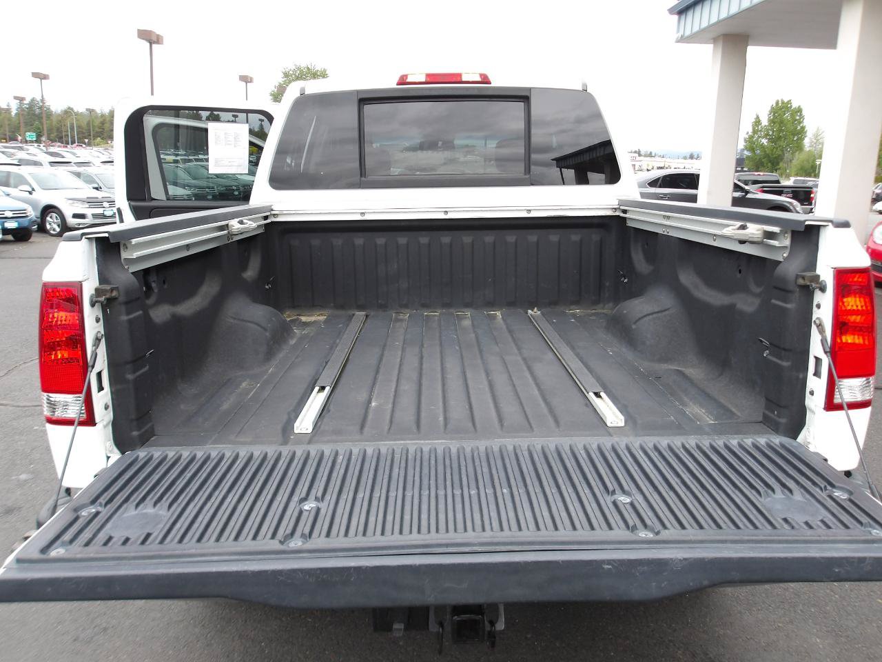 Used 2011 Nissan Titan S AWD/4WD image 11