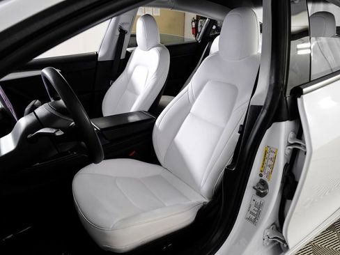 Used 2021 Tesla Model 3 Performance image 26