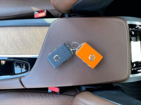 Used 2023 Volvo XC90 T8 Plus w/ Protection Package Premier image 14