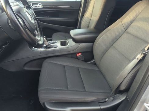 Used 2021 Jeep Grand Cherokee Laredo image 11