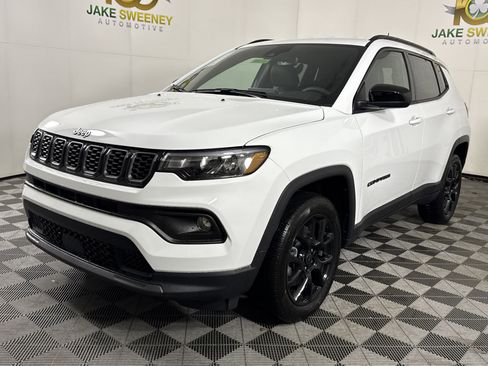 New 2026 Jeep Compass Latitude image 3