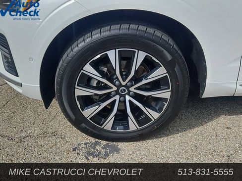 Used 2023 Volvo XC60 B5 Plus AWD/4WD image 9