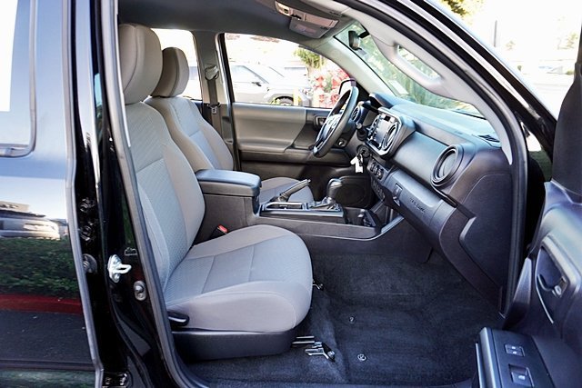 Used 2021 Toyota Tacoma SR w/ SR Convenience Package RWD image 18