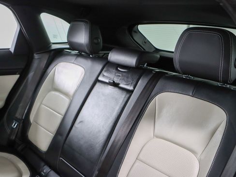 Used 2018 Jaguar F-PACE R-Sport image 25