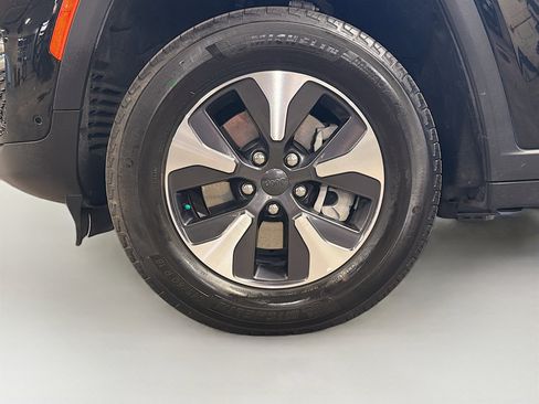 Used 2023 Jeep Grand Cherokee 4WD 4xe w/ Luxury Tech Group II image 11