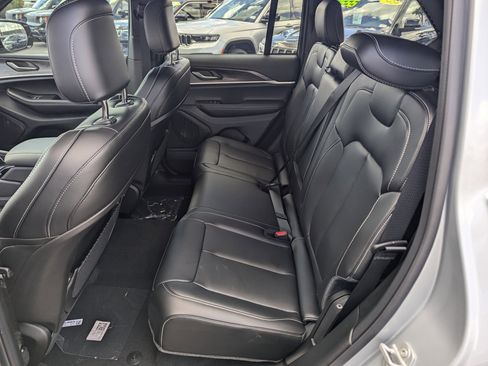 New 2025 Jeep Grand Cherokee Limited w/ Trailer Tow Package image 8