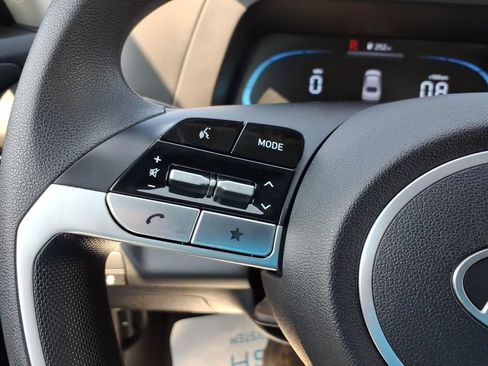 Used 2025 Hyundai Elantra SE FWD image 18