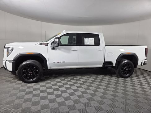 Used 2025 GMC Sierra 2500 AT4 AWD/4WD image 8