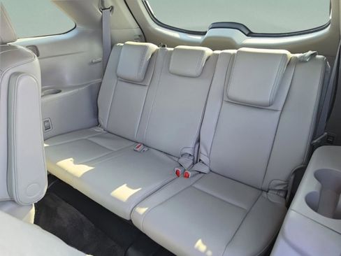 Used 2017 Toyota Highlander XLE FWD image 24