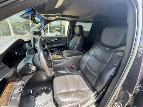 Used 2016 Cadillac Escalade ESV Platinum AWD/4WD image 10