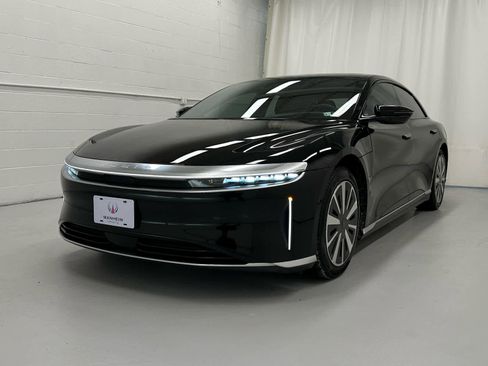 Used 2023 Lucid Air Pure image 3