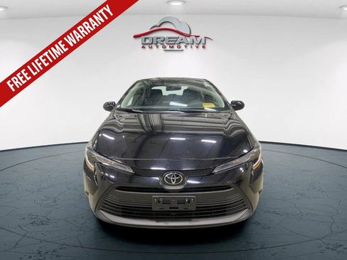 Used 2025 Toyota Corolla LE FWD image 3