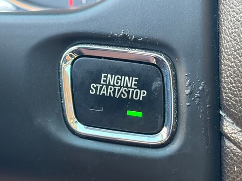 Used 2019 GMC Acadia Denali w/ Technology Package FWD image 38
