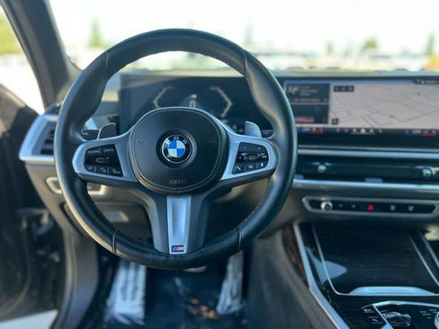 Used 2024 BMW X7 xDrive40i w/ M Sport Package image 9