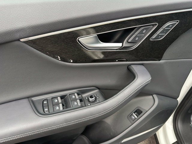 Used 2025 Audi Q7 3.0T Premium Plus AWD/4WD image 24
