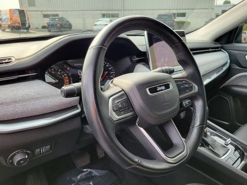 Used 2022 Jeep Compass Latitude AWD/4WD image 11