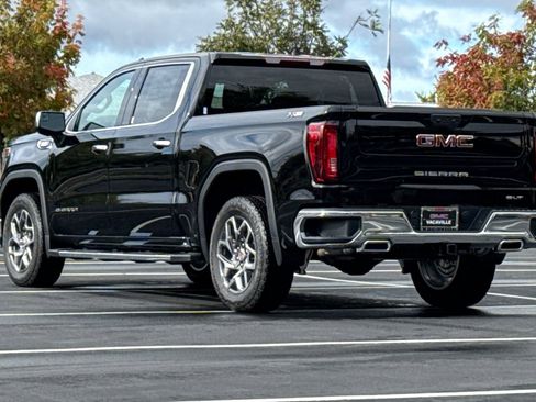 New 2026 GMC Sierra 1500 SLT image 7