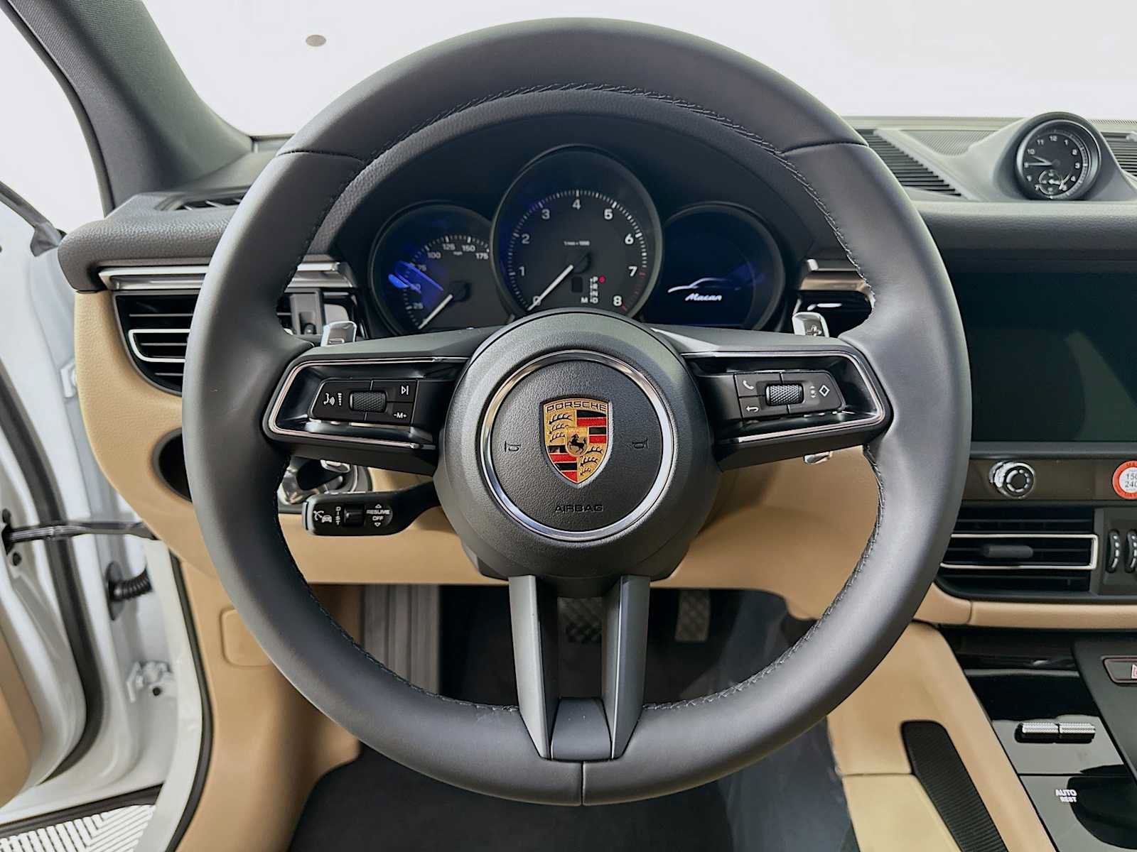 Used 2026 Porsche Macan AWD/4WD image 14