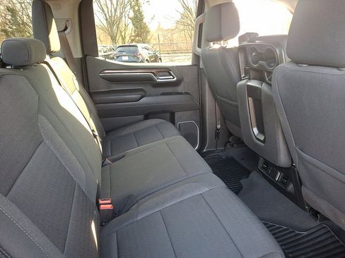 Used 2023 Chevrolet Silverado 1500 LT image 15