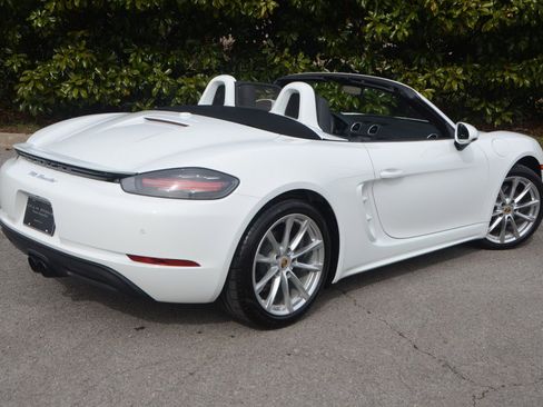 Used 2019 Porsche 718 Boxster image 14