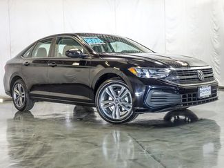 Used 2024 Volkswagen Jetta SE FWD video 2