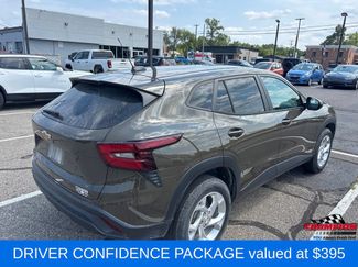 Used 2024 Chevrolet Trax LS w/ LS Convenience Package FWD video 3