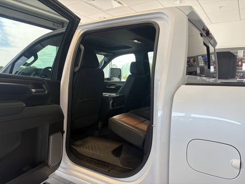 Used 2025 Chevrolet Silverado 2500 High Country w/ High Country Premium Package AWD/4WD image 20