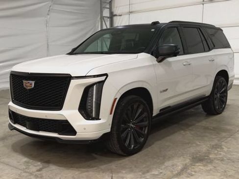 Used 2025 Cadillac Escalade V AWD/4WD image 8