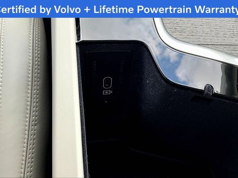 Used 2025 Volvo XC90 B6 Ultra w/ Protection Package image 32