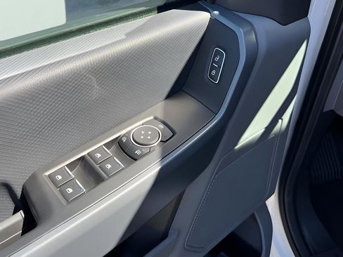 Used 2023 Ford F150 XLT w/ XTR Package image 12