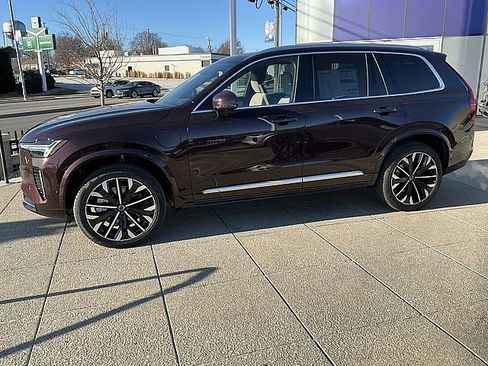 New 2026 Volvo XC90 T8 Ultra w/ Protection Package Premier image 11