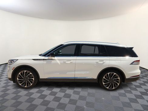 Used 2020 Lincoln Aviator Reserve w/ Equipment Group 202A AWD/4WD image 2