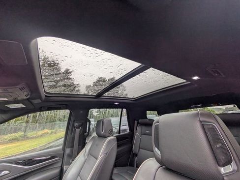 Used 2023 Cadillac Escalade Sport w/ LPO, ONYX Package image 23