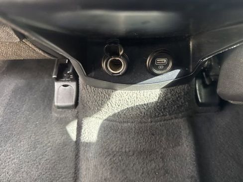 Used 2022 Kia Sorento S w/ Panoramic Sunroof Package image 32